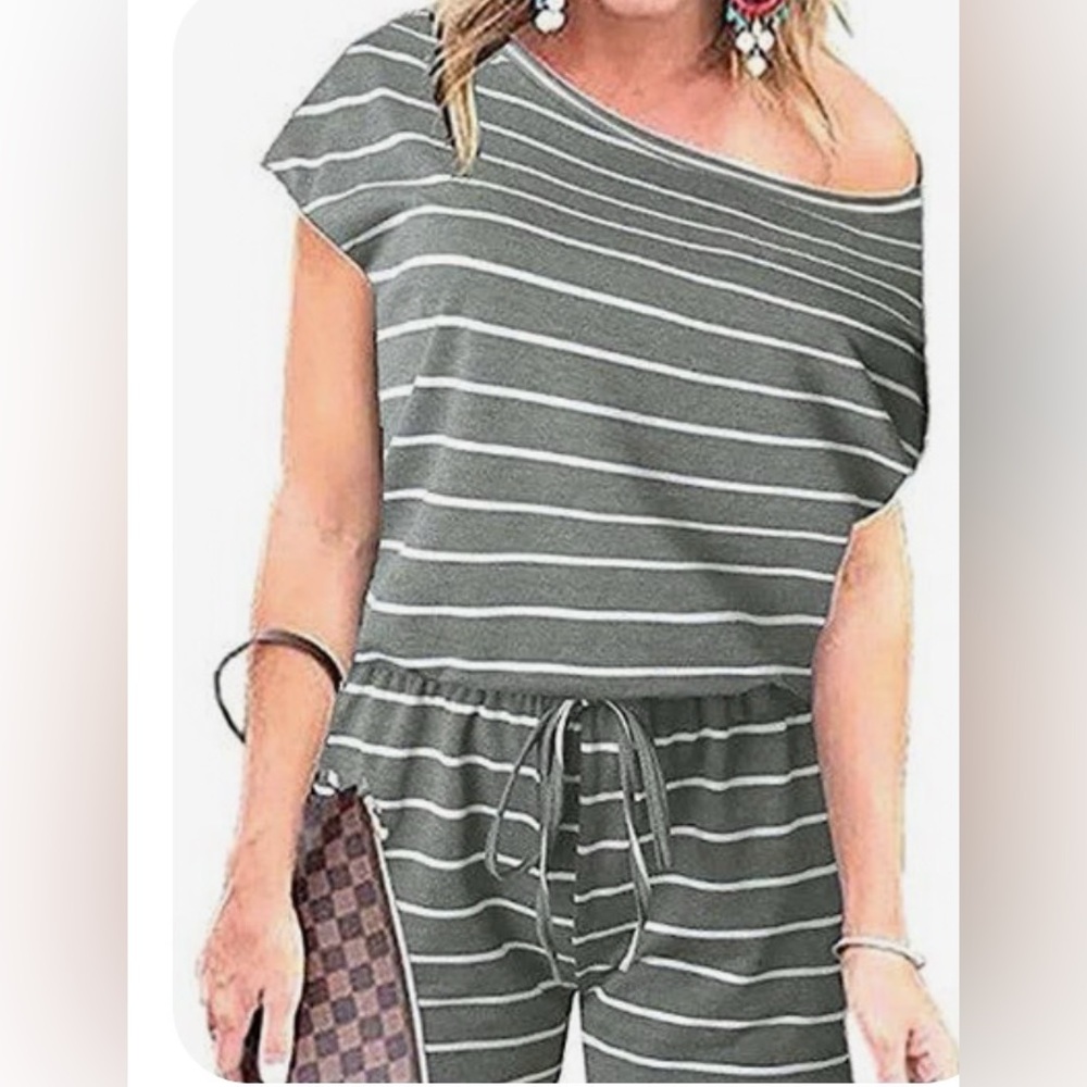 1031. Striped Off-Shoulder Jumpsuit - Gray